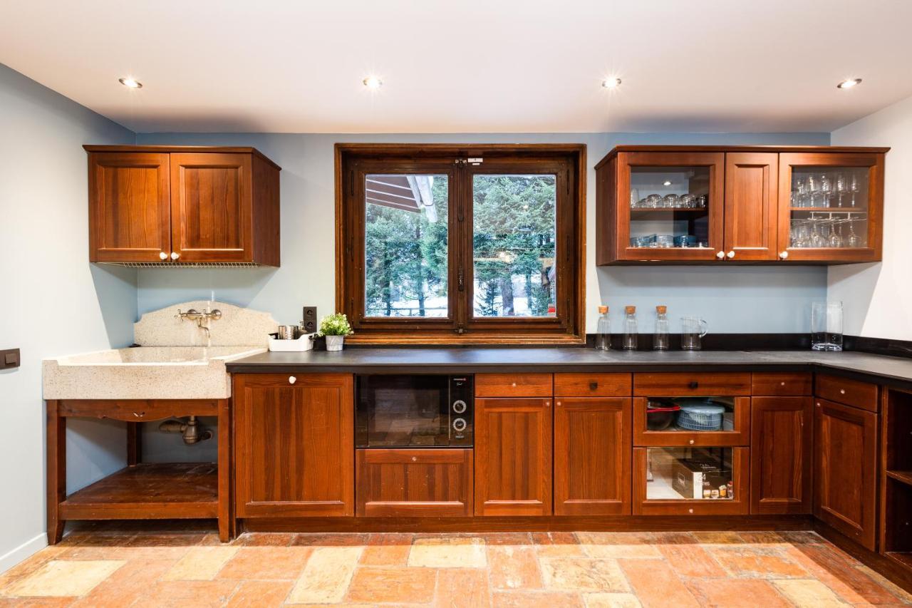 Chalet Les Praz - 280Sqm - Sauna Cinema Fitness - 5 Bedrooms In Heart Of Les Praz - By Cozee Rentals Chamonix Exterior foto